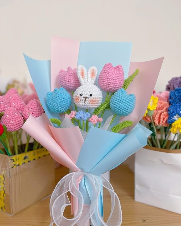Bó hoa tulip len handmade mix thỏ