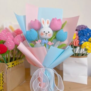 Bó hoa tulip len handmade mix thỏ