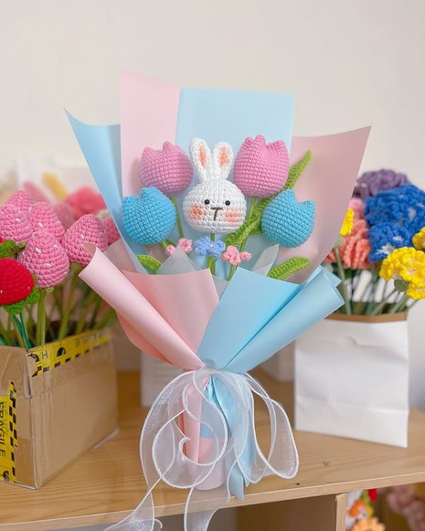 Bó hoa tulip len handmade mix thỏ